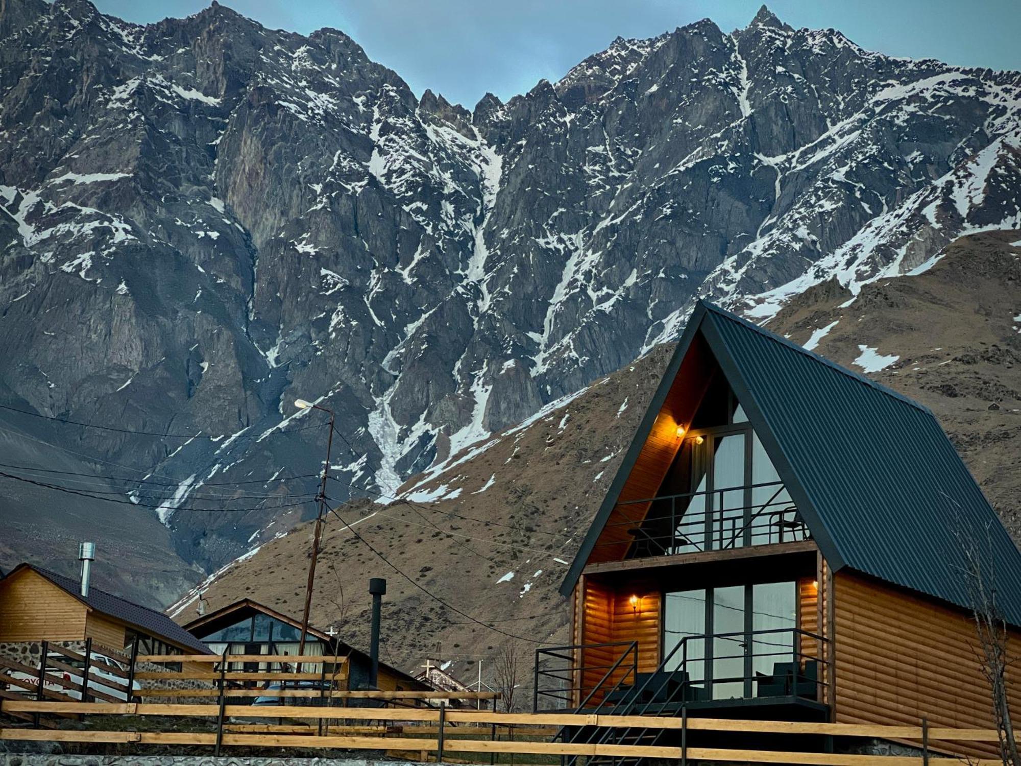 Sunset Cottage Kazbegi ภายนอก รูปภาพ