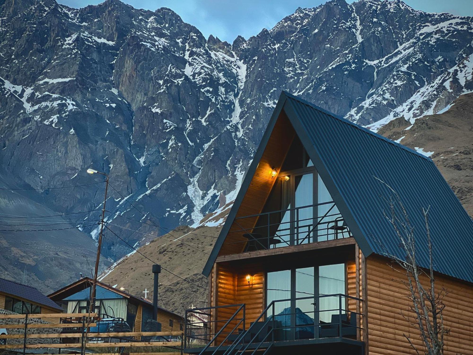 Sunset Cottage Kazbegi ภายนอก รูปภาพ