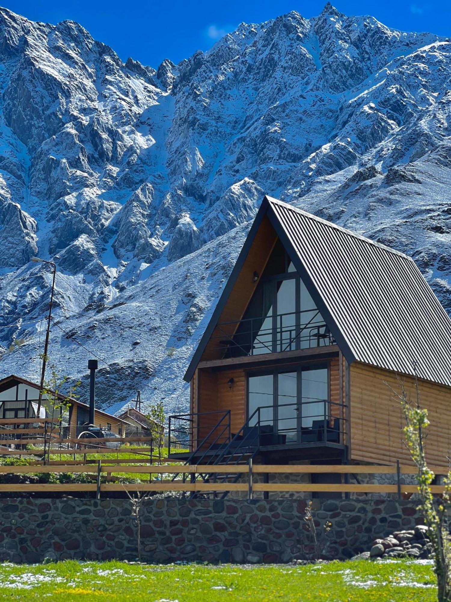 Sunset Cottage Kazbegi ภายนอก รูปภาพ