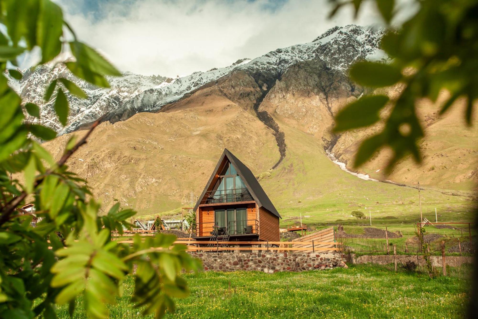 Sunset Cottage Kazbegi ภายนอก รูปภาพ