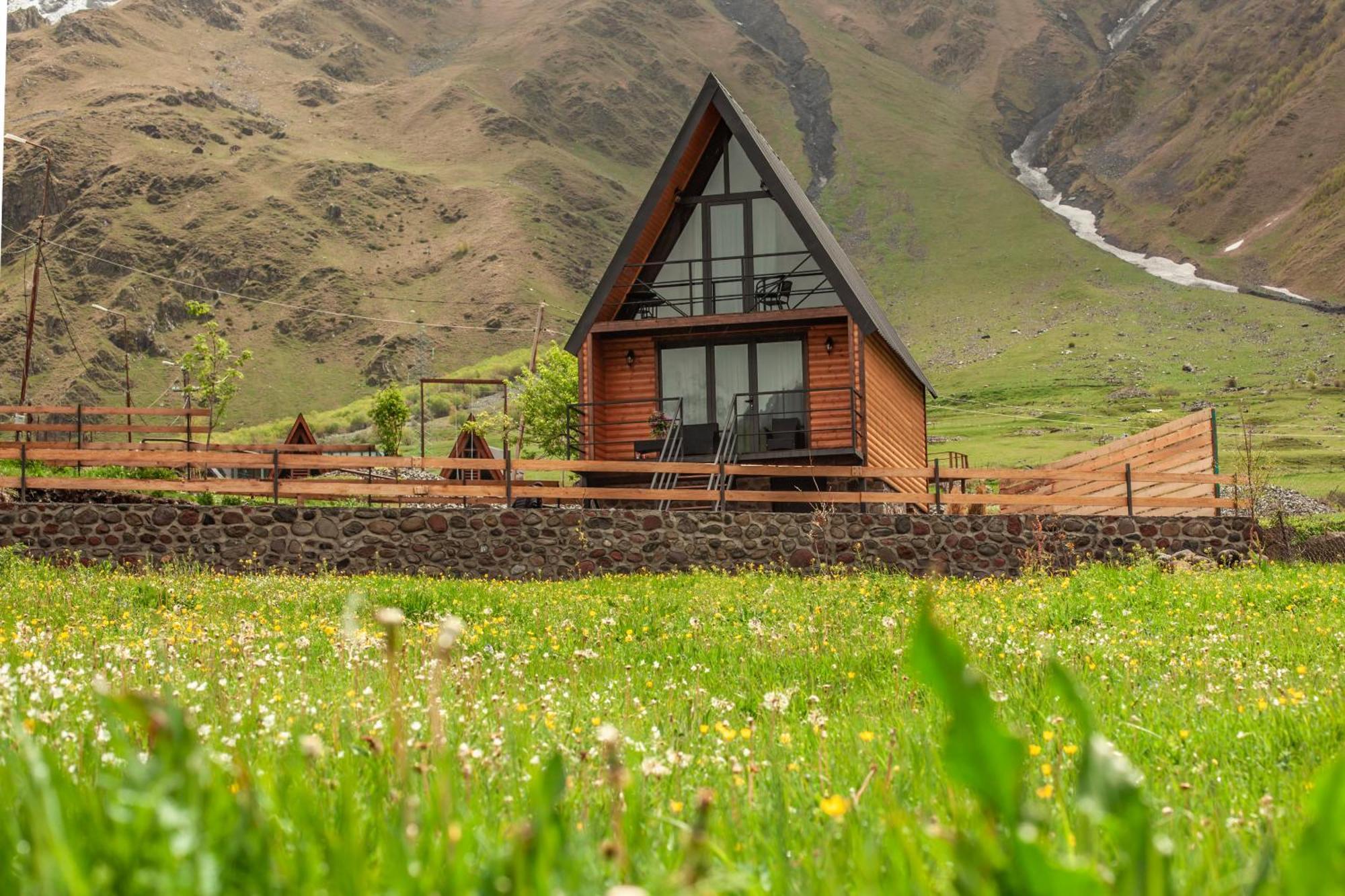Sunset Cottage Kazbegi ภายนอก รูปภาพ