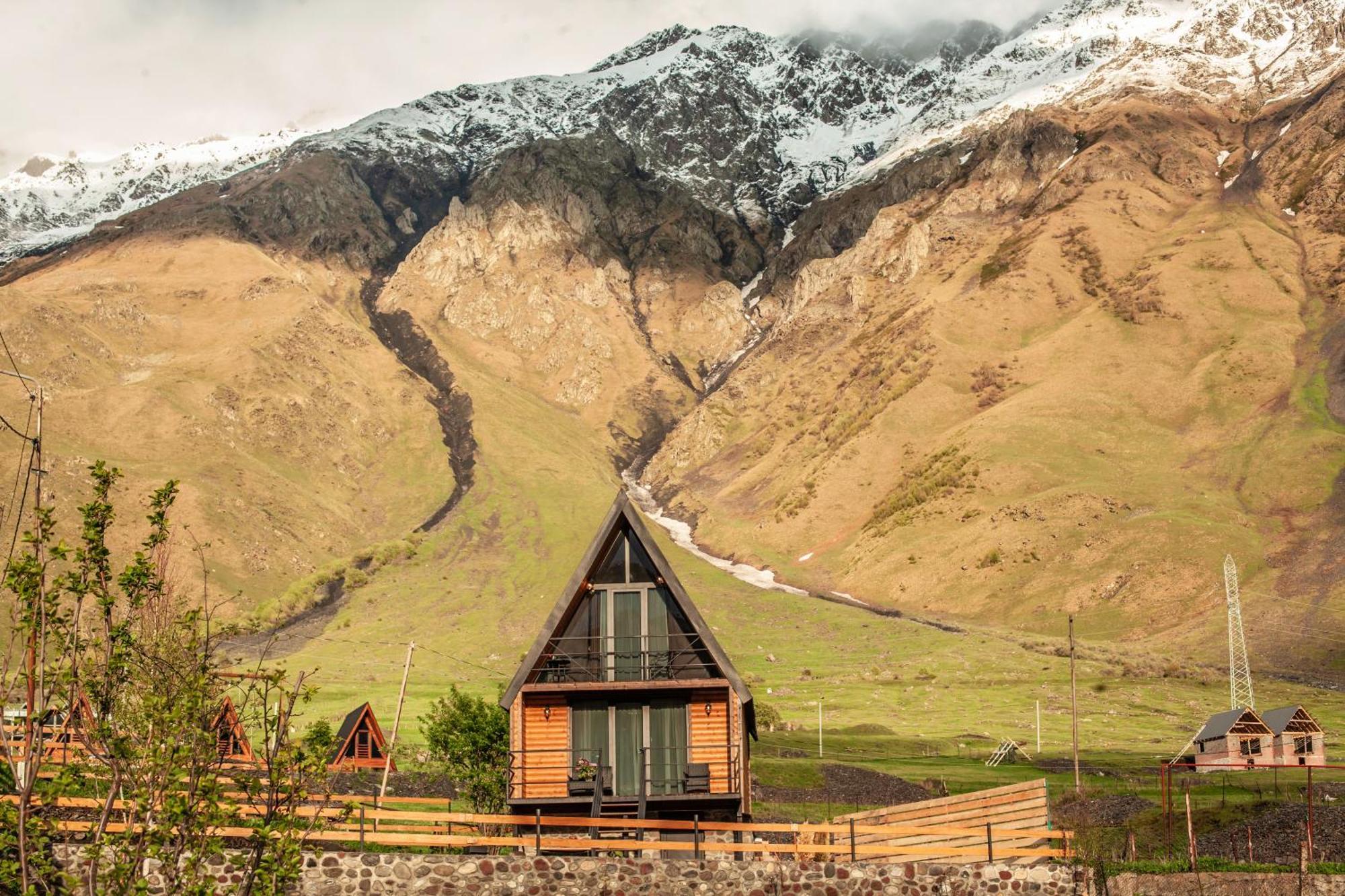 Sunset Cottage Kazbegi ภายนอก รูปภาพ