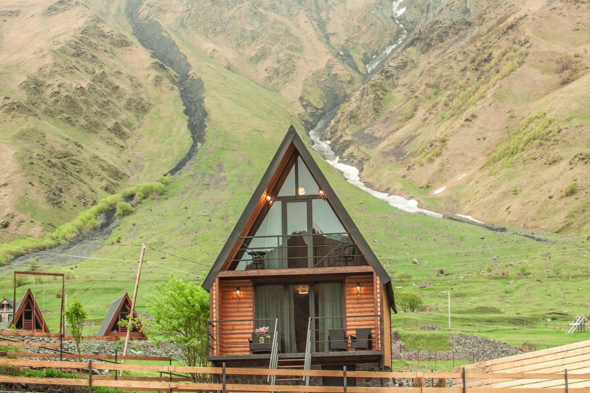 Sunset Cottage Kazbegi ภายนอก รูปภาพ