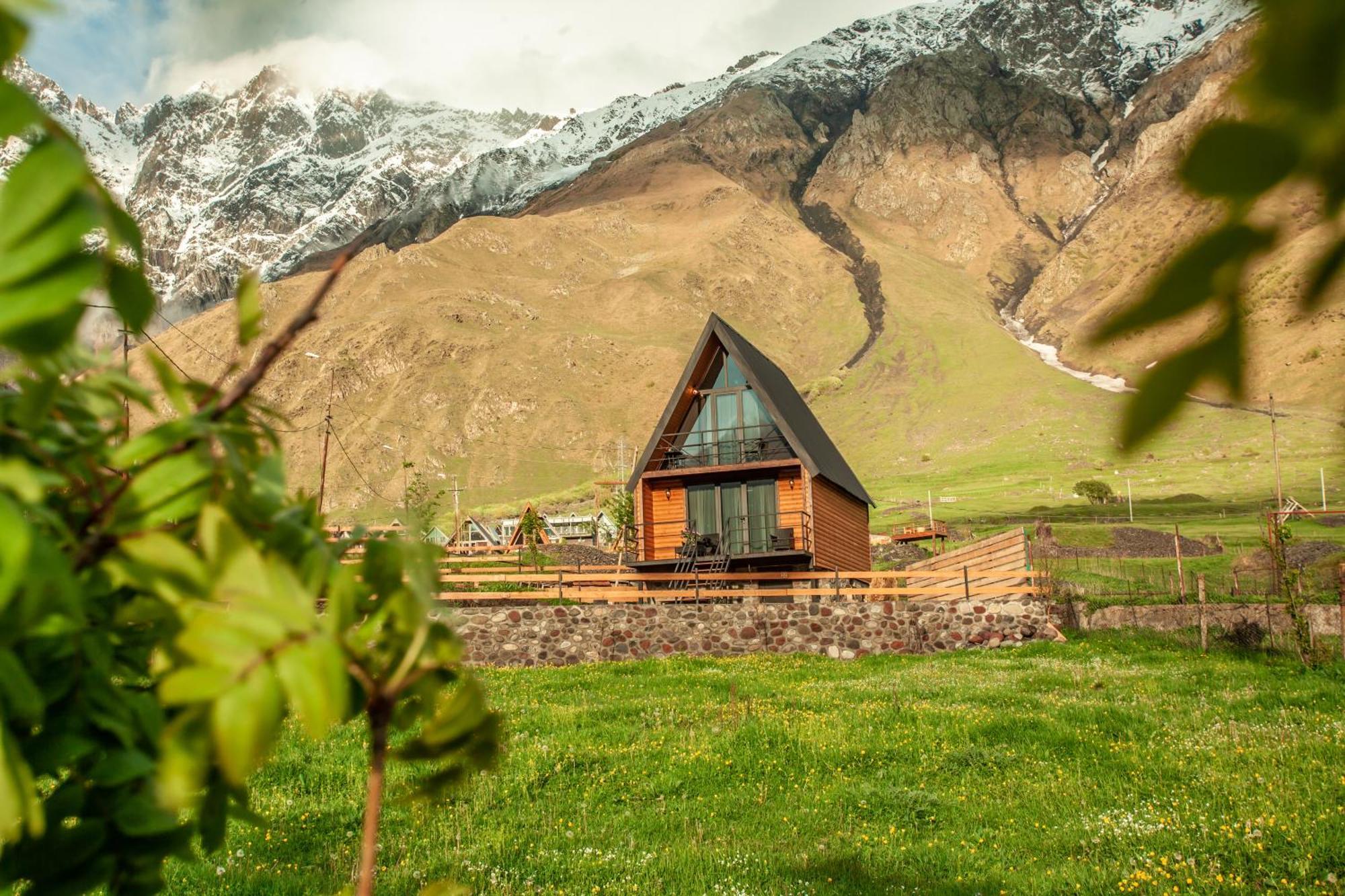 Sunset Cottage Kazbegi ภายนอก รูปภาพ
