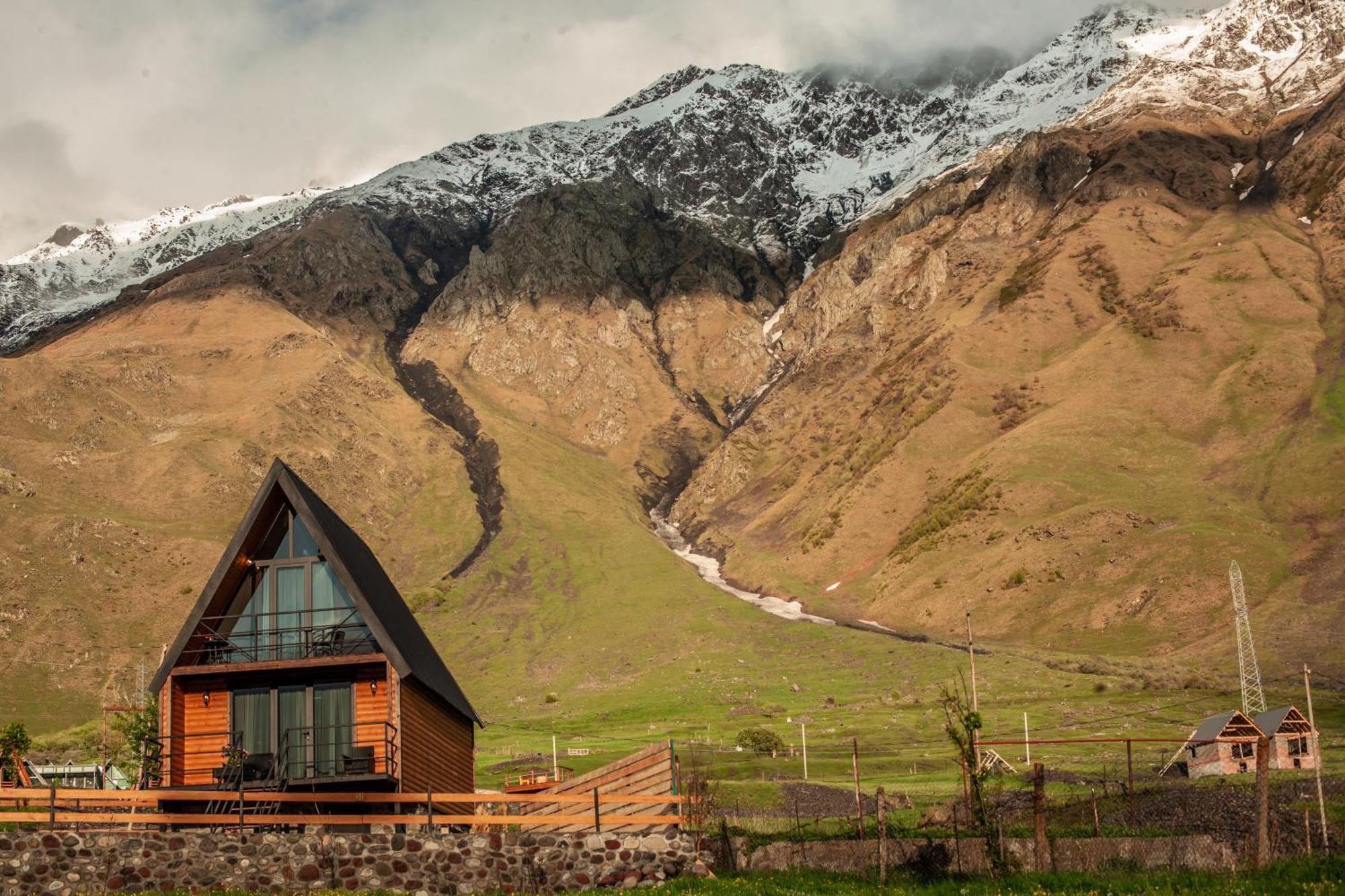 Sunset Cottage Kazbegi ภายนอก รูปภาพ